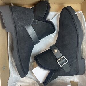 🔥 UGG Black Fur-Lined Boots